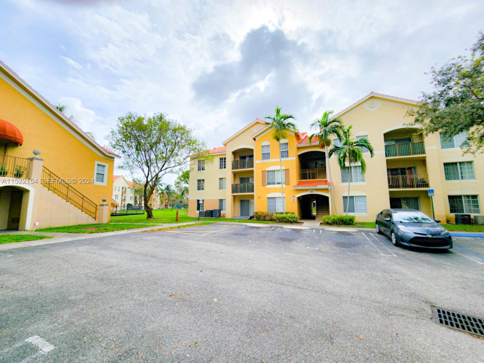 4151 San Marino Boulevard 202, West Palm Beach, FL 33409, West Palm Beach