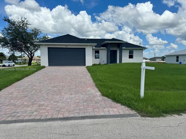2044 Crawford Avenue N, Lehigh Park, Lehigh Acres, FL