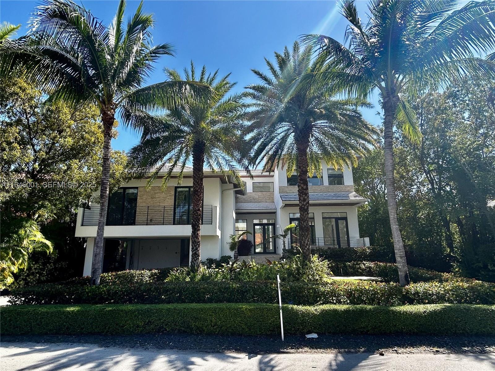 561 Hampton Lane, Key Biscayne, FL 33149