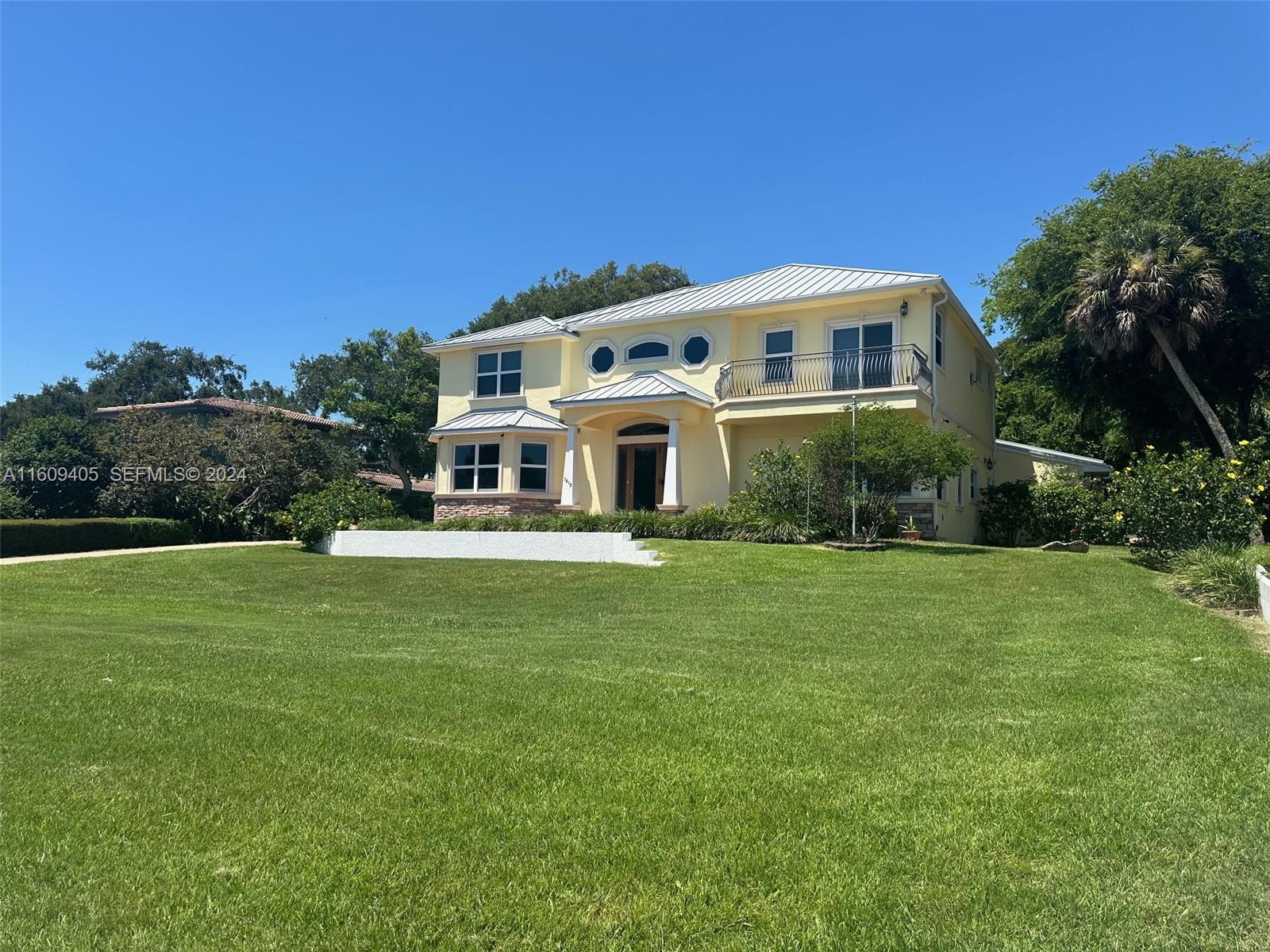 1613 N Indian River Drive — photo 4