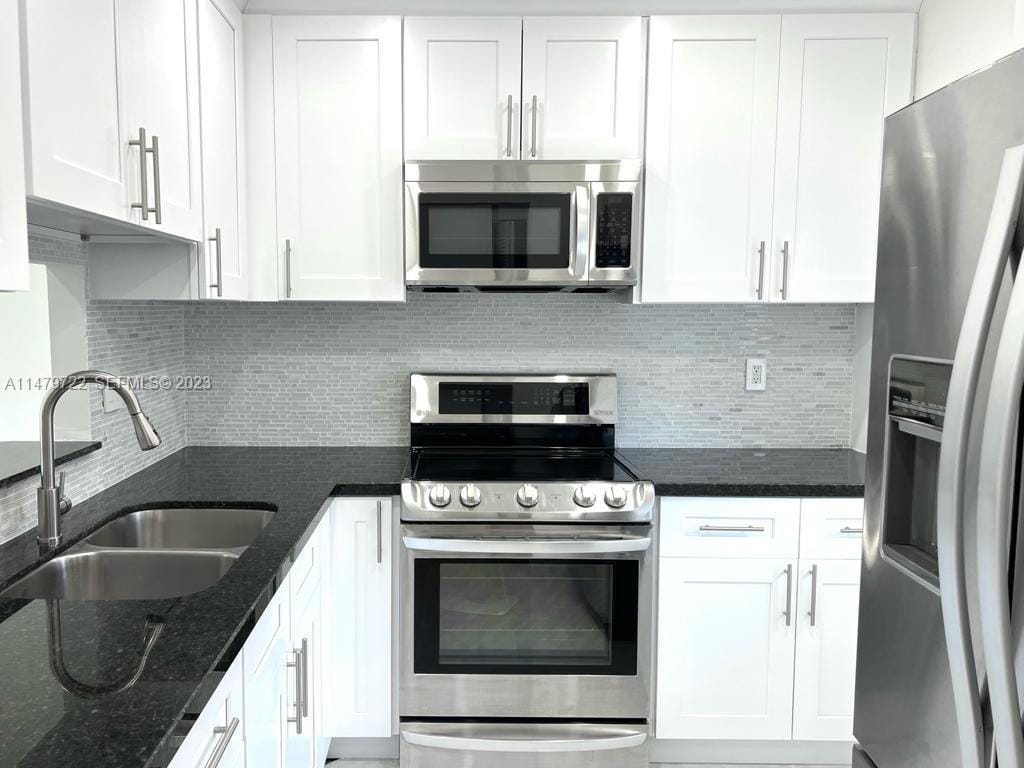 5051 W Oakland Park Boulevard 204 — photo 10