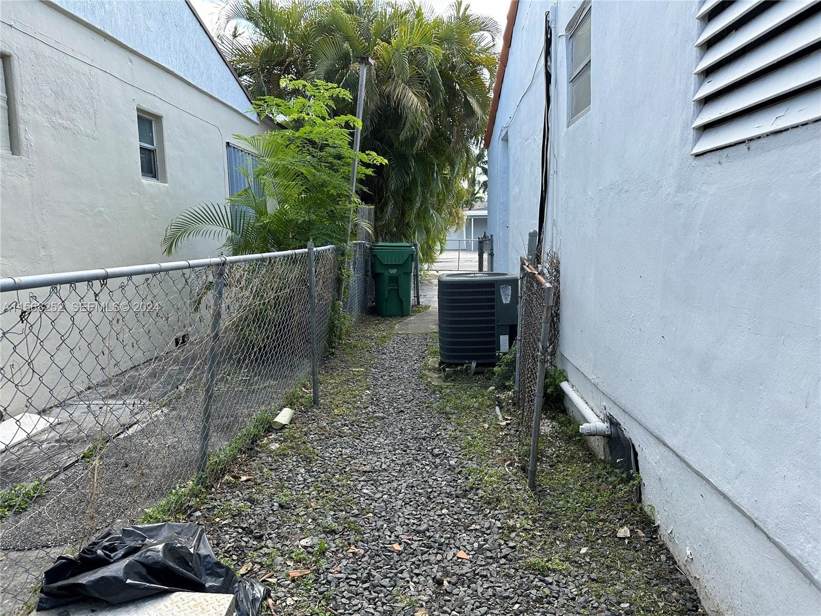 810 NW 17th Court, Miami, FL 33125 photo 12