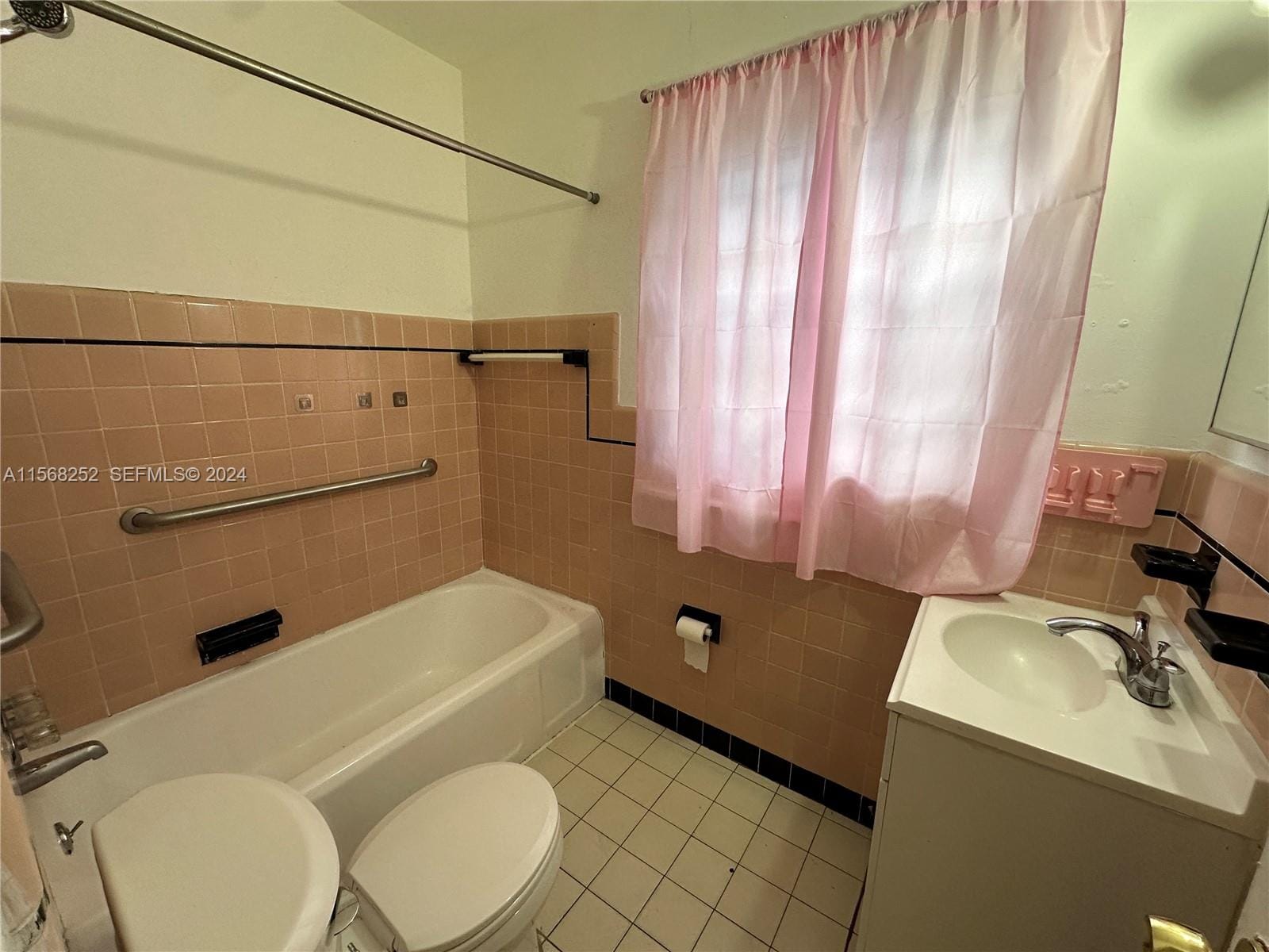 810 NW 17th Court, Miami, FL 33125 photo 23