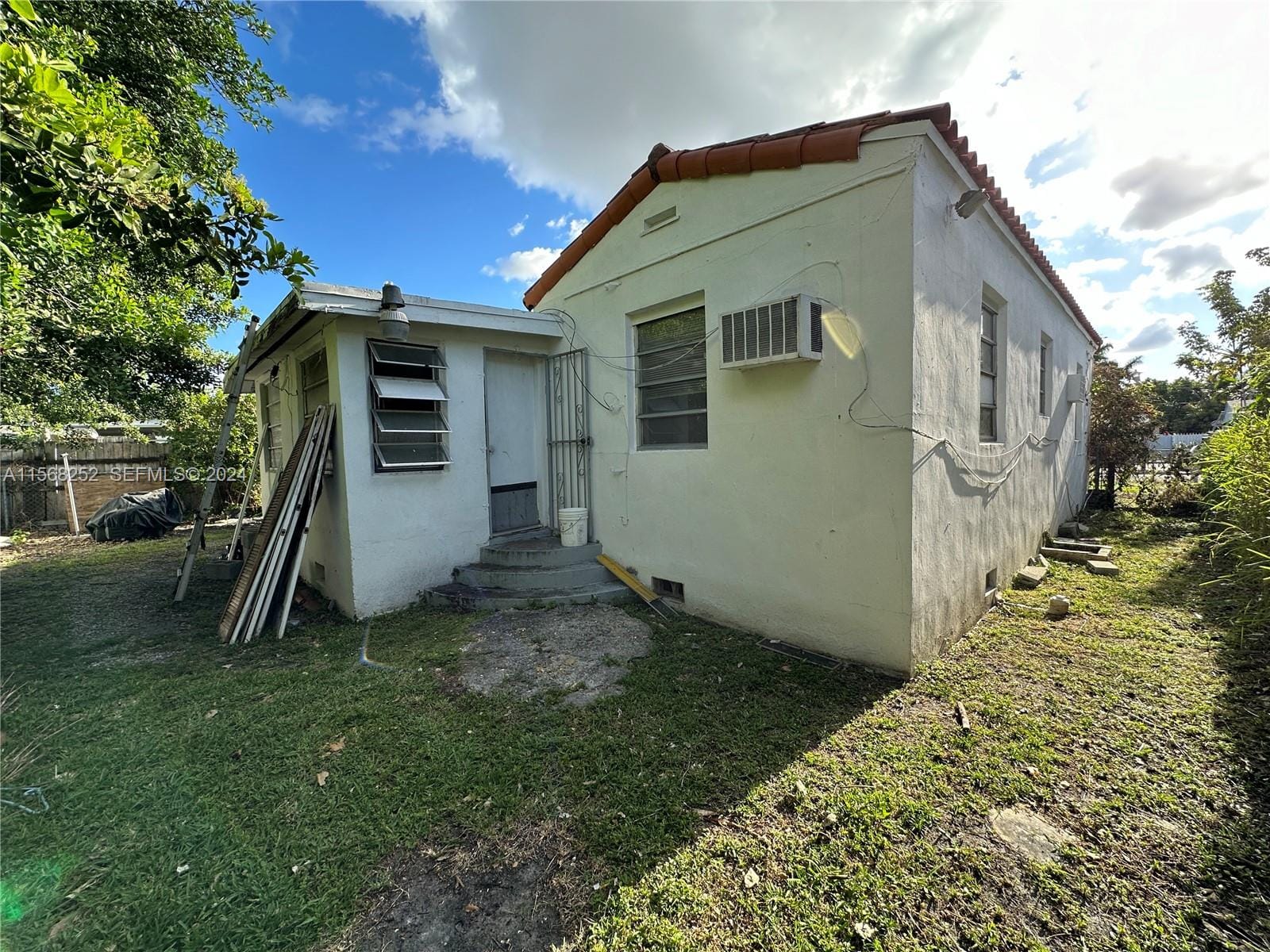 810 NW 17th Court, Miami, FL 33125 photo 9
