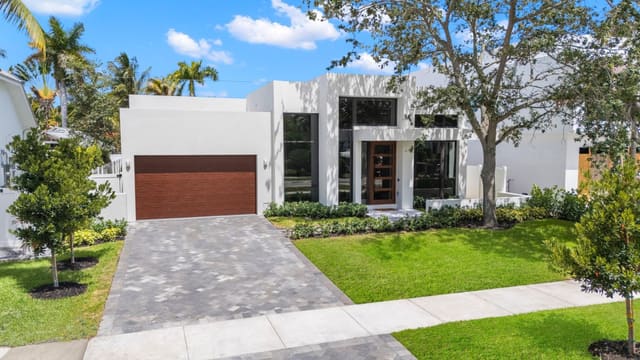 516 NE 9th Avenue, sold in Holmberg & Mc Kees Sub 1-, Fort Lauderdale, FL