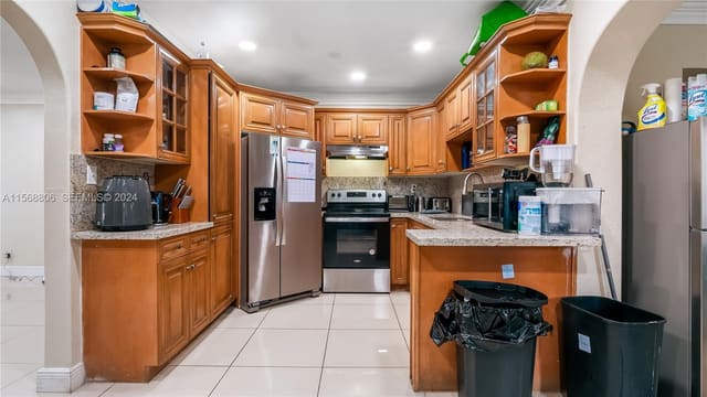 900 NW 29th Street, Wilton Manors, FL 33311