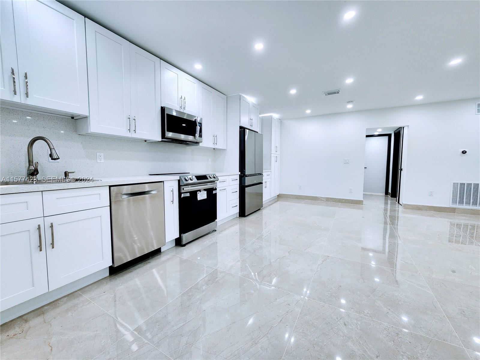 11930 NE 19th Drive 3, North Miami, FL 33181, North Miami