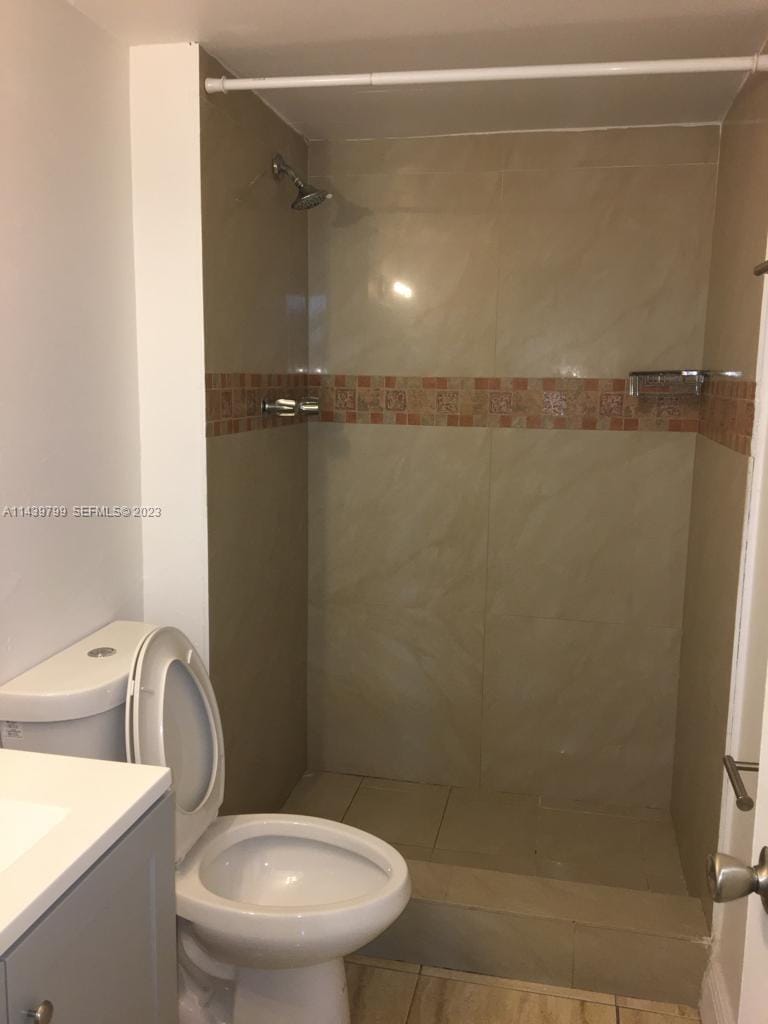 498 NW 165th St Road D205, Miami, FL 33169 photo 11