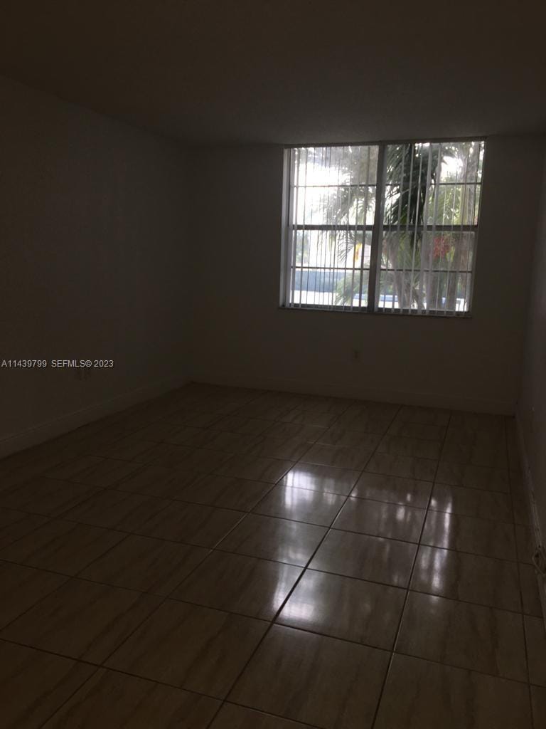 498 NW 165th St Road D205, Miami, FL 33169 photo 14