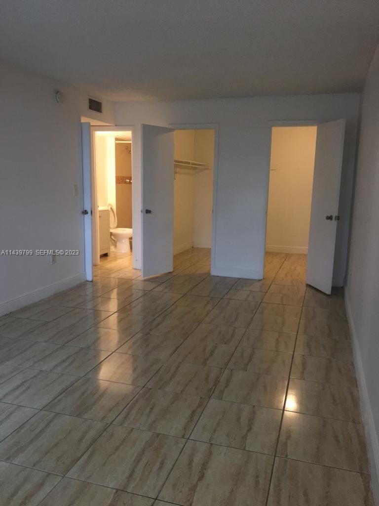 498 NW 165th St Road D205, Miami, FL 33169 photo 17