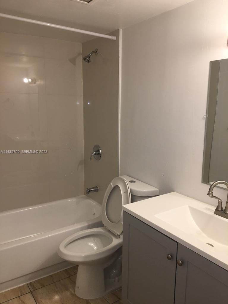 498 NW 165th St Road D205, Miami, FL 33169 photo 5