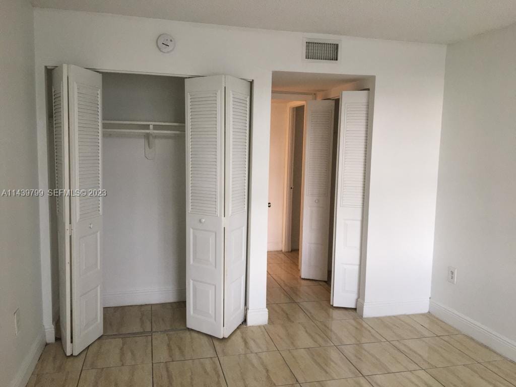 498 NW 165th St Road D205, Miami, FL 33169 photo 9