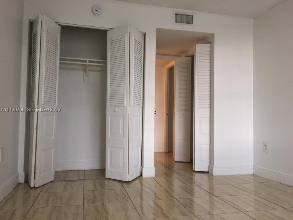 498 NW 165th St Road D205, Miami, FL 33169 photo 10