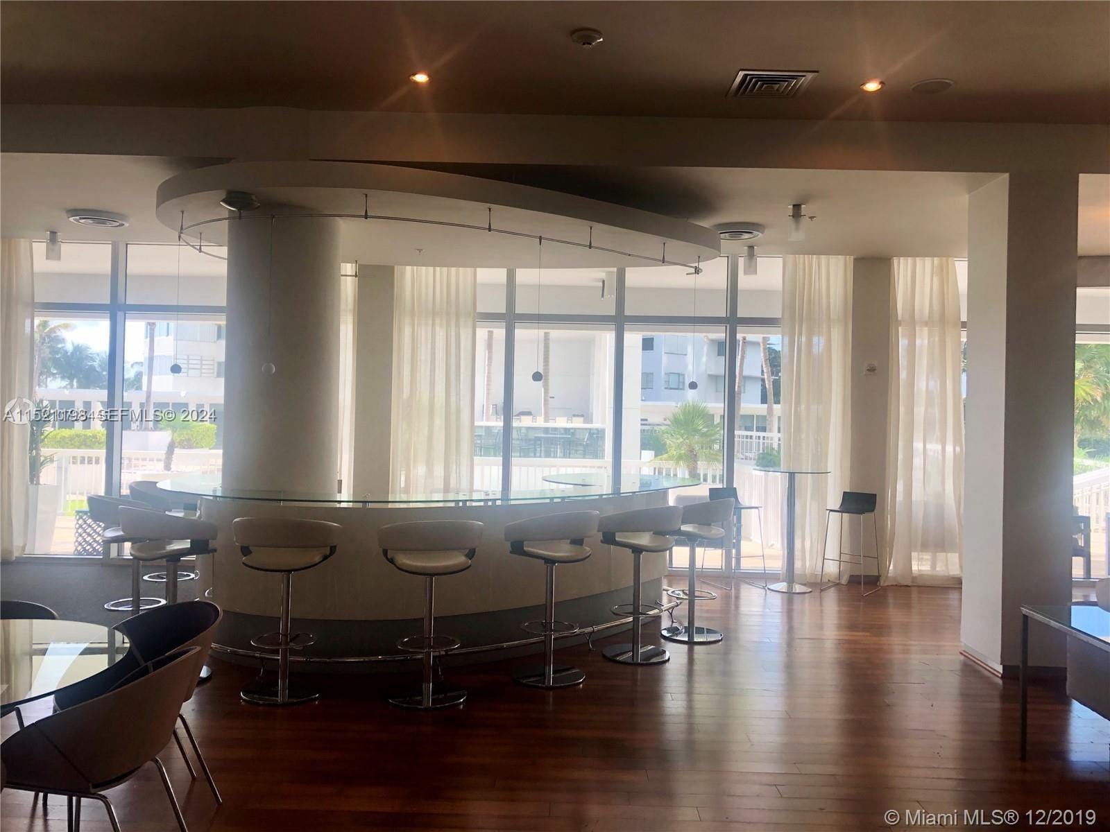 10275 Collins Avenue 230 — photo 4