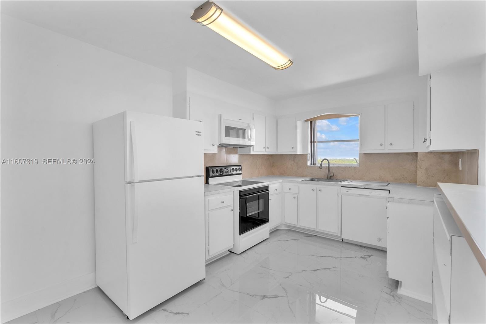 2780 NE 183rd Street 1601 — photo 9