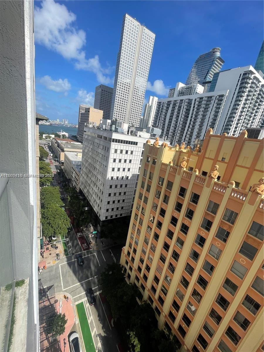 151 SE 1st Street 1505, Miami, FL 33131 photo 2