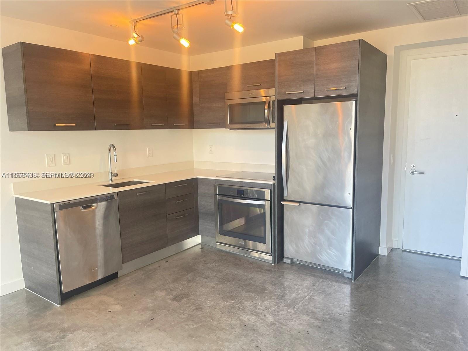 151 SE 1st Street 1505, Miami, FL 33131 photo 6