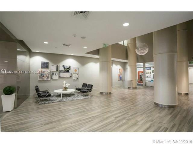 1750 N Bayshore Drive 2806 — photo 3