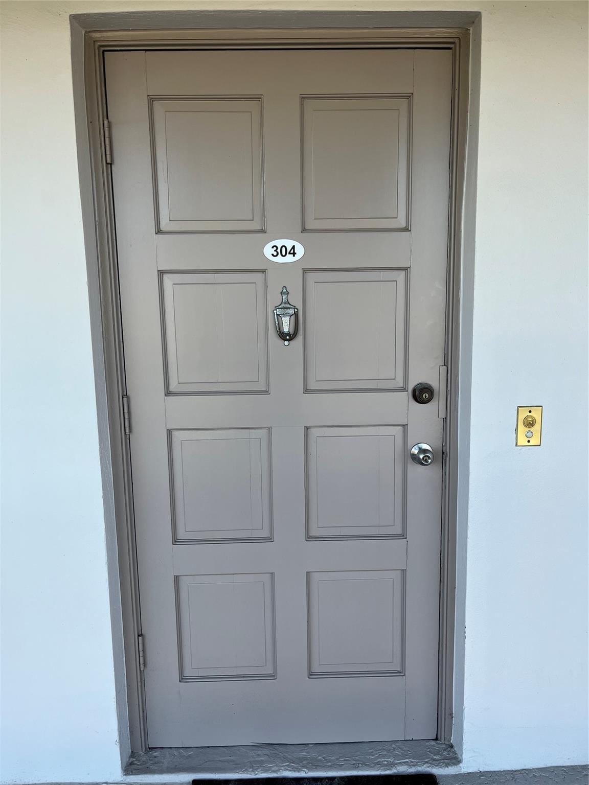 3100 N Palm Aire Drive 304 — photo 4