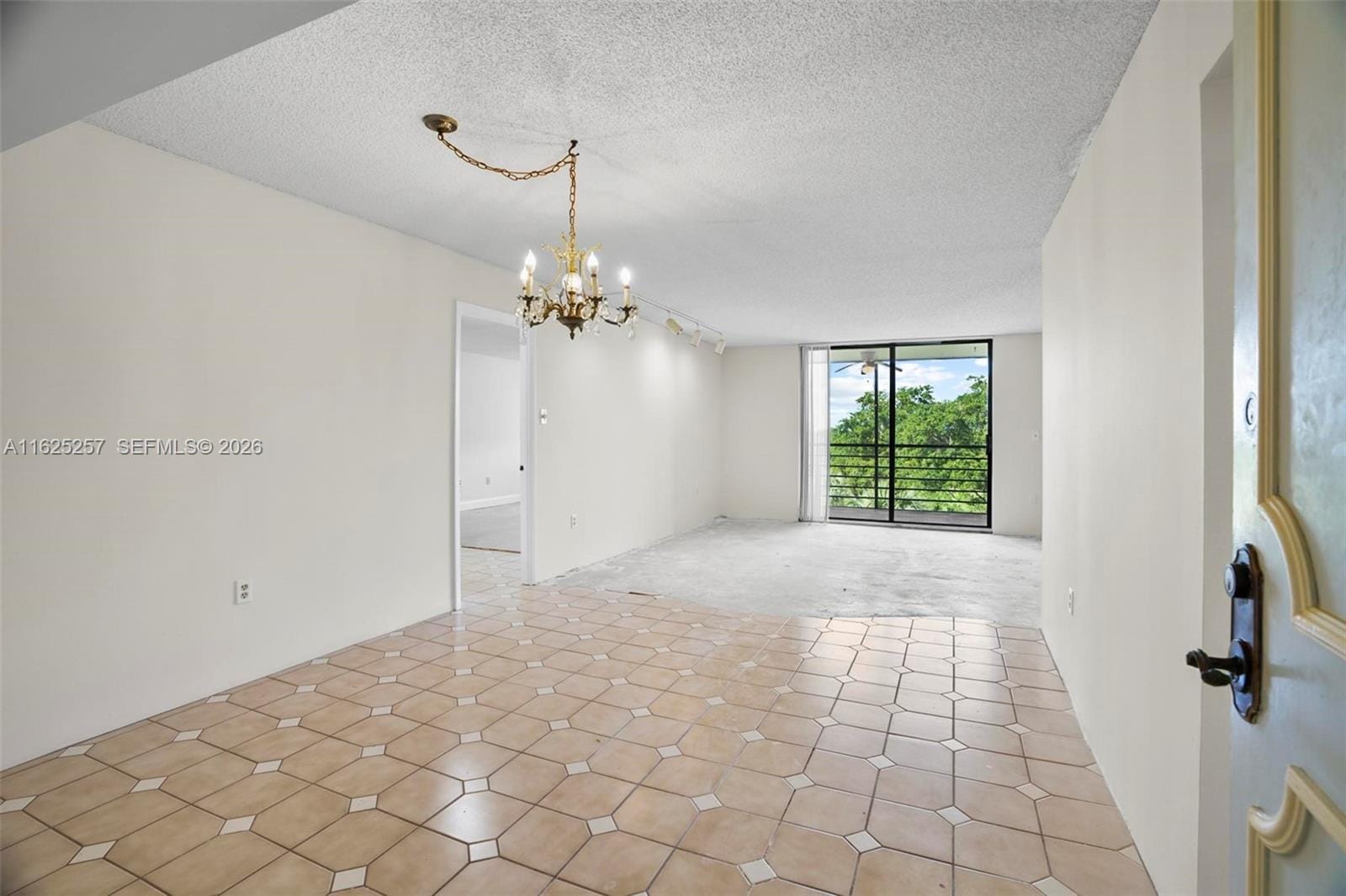 1000 Saint Charles Place 522 — photo 6
