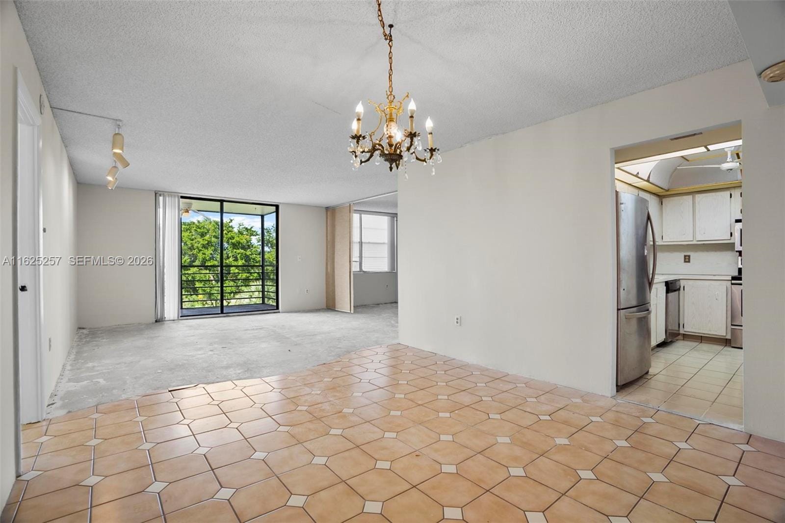 1000 Saint Charles Place 522 — photo 9