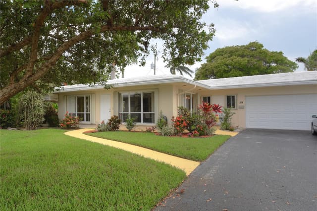 1431 S Ocean Boulevard, sold in Palm Club Co-Op, Lauderdale By The Sea, FL