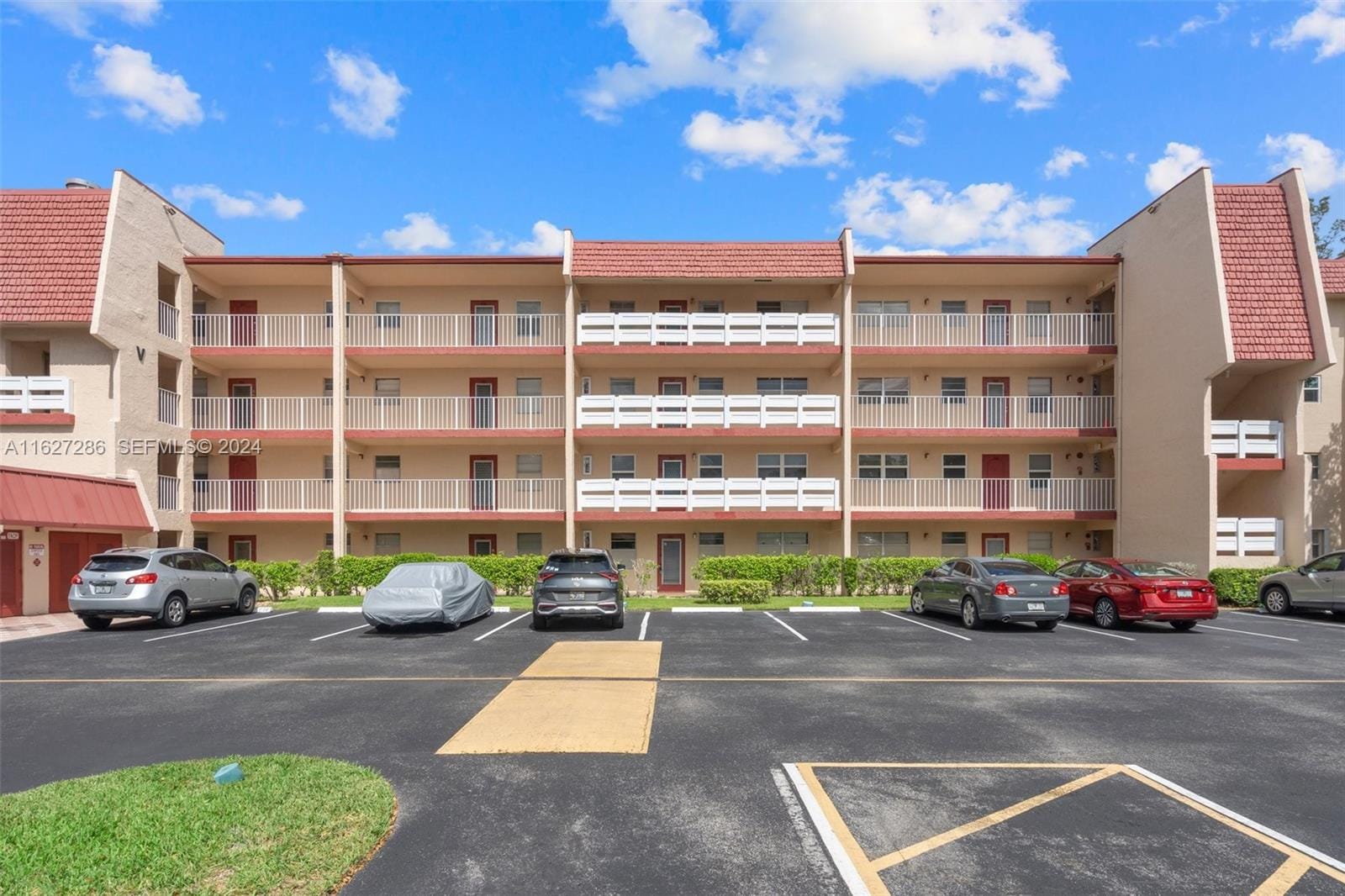 1045 Country Club Drive 107, Margate, FL 33063