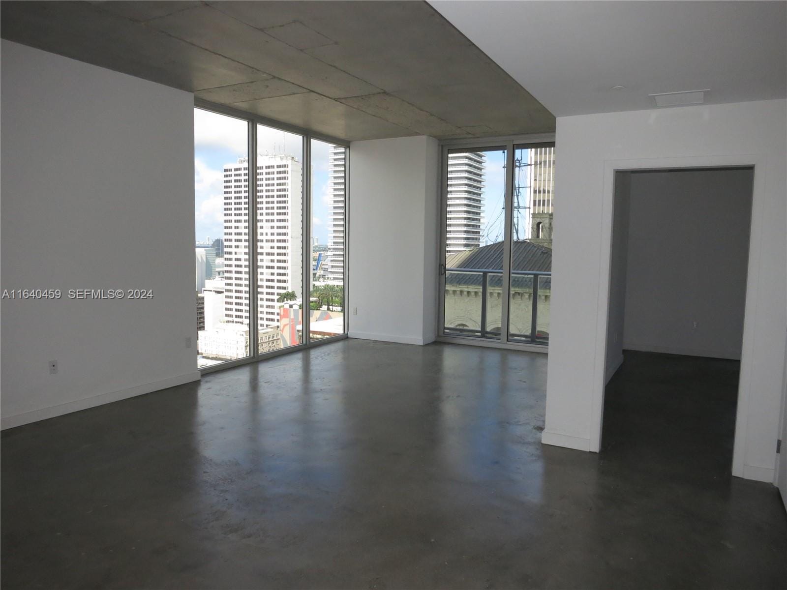 151 SE 1 Street 1902, Miami, FL 33131 photo 2