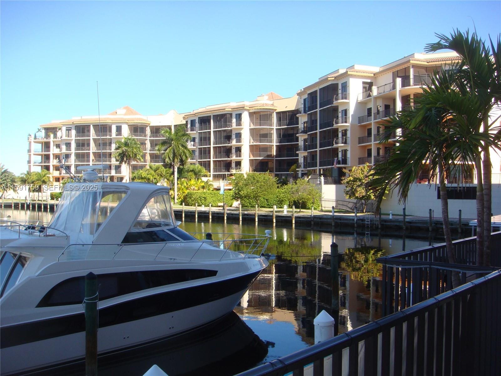 5793 Cape Harbour Drive 613 — photo 7
