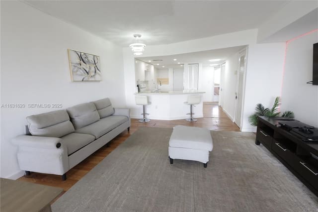 1750 NE 191st Street 523-E, Miami, FL 33179