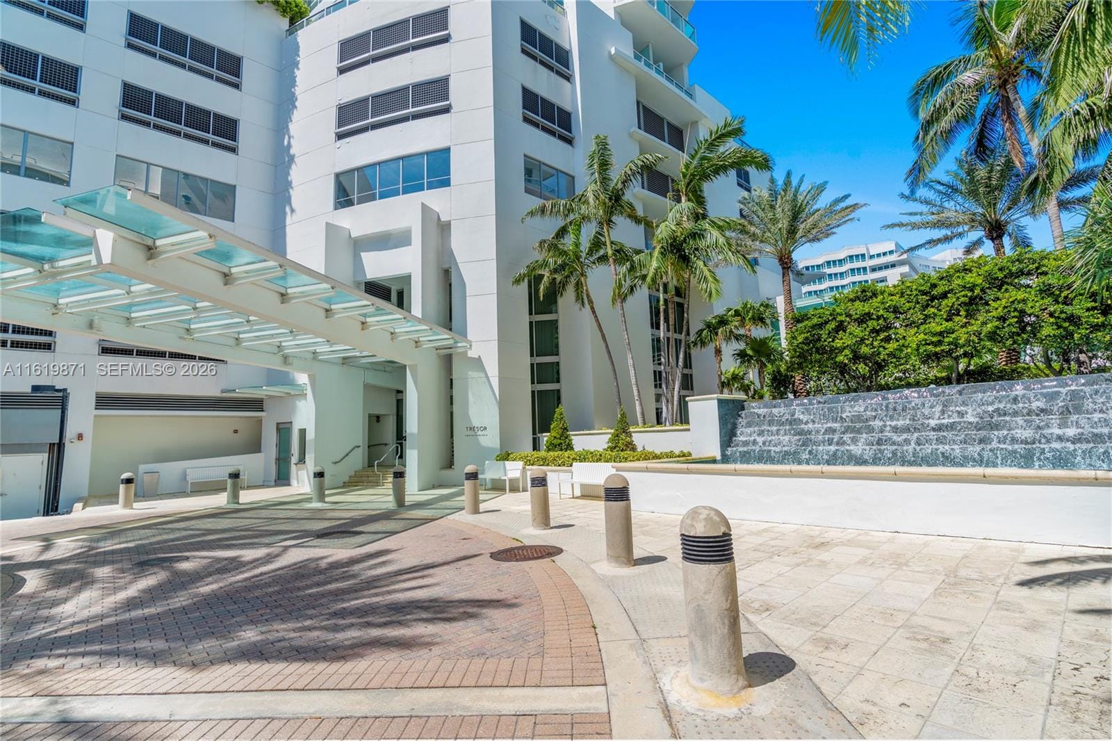 4401 Collins Avenue 1007 — photo 10