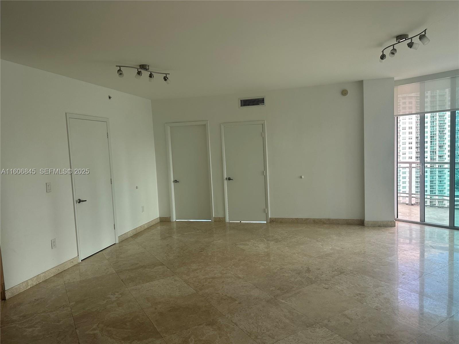 350 S Miami Avenue 2302, Miami, FL 33130 photo 19