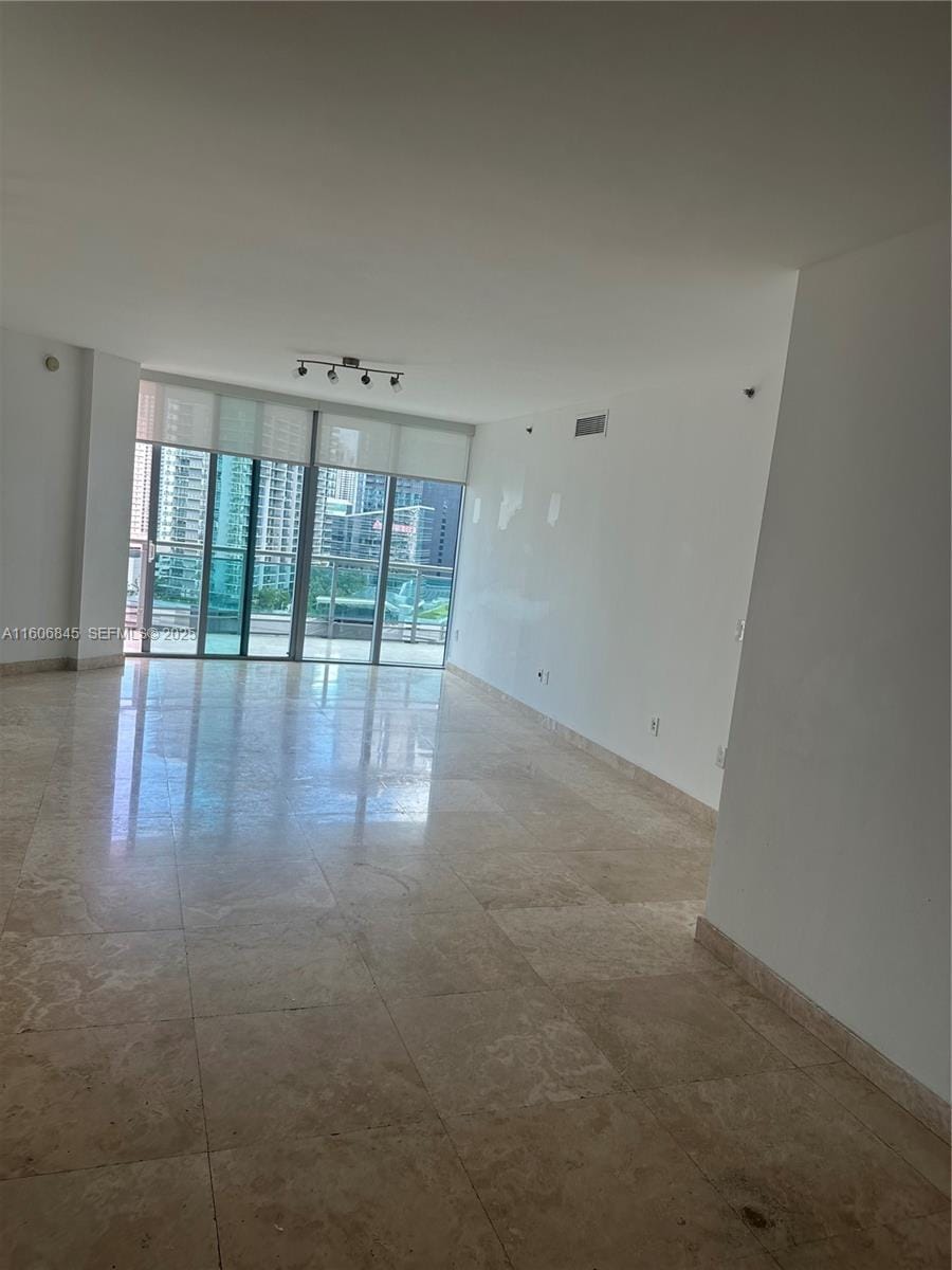 350 S Miami Avenue 2302, Miami, FL 33130 photo 23