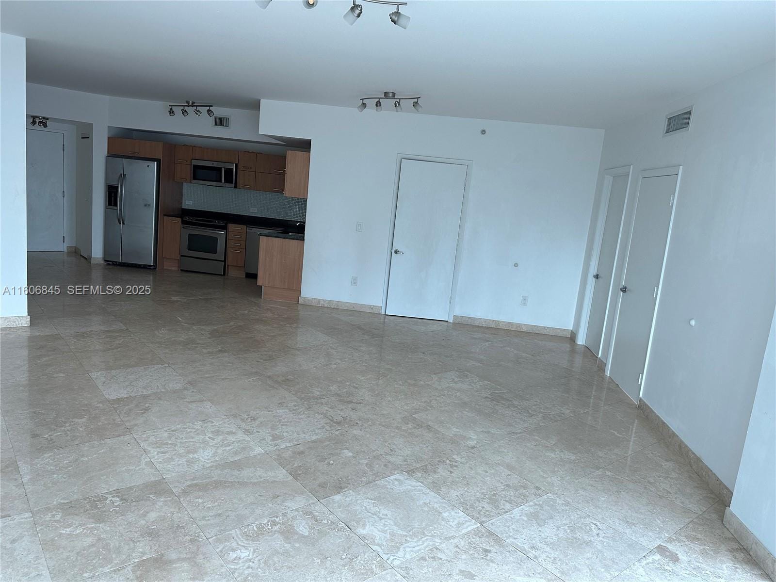 350 S Miami Avenue 2302 — photo 5