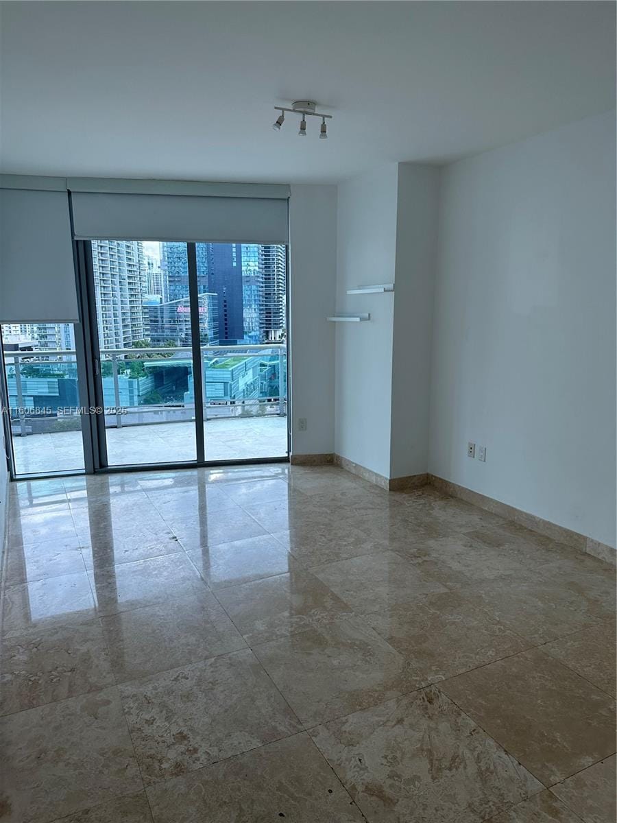350 S Miami Avenue 2302 — photo 9