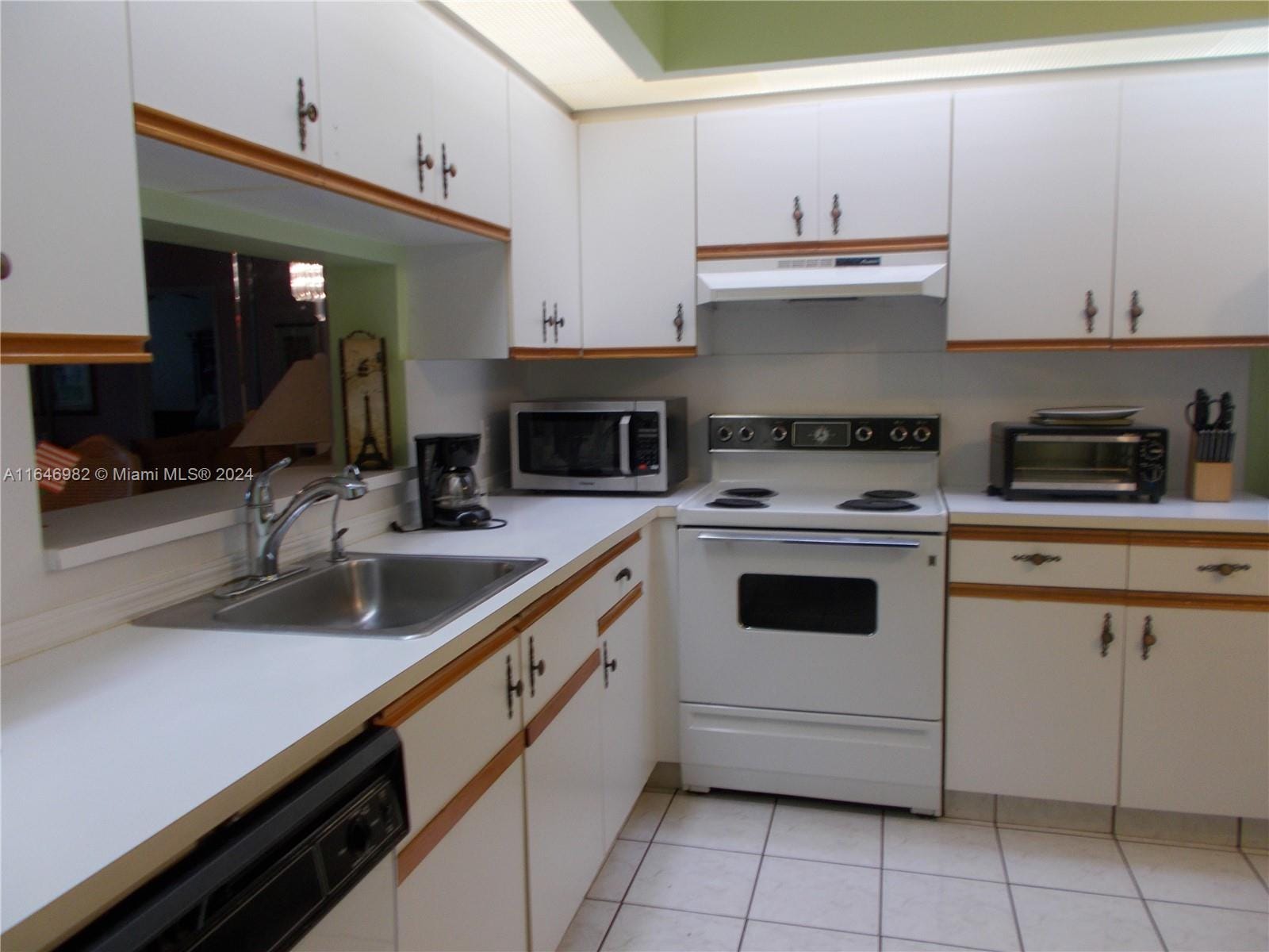 13100 SW 11th Court 206C, Pembroke Pines, FL 33027 photo 15