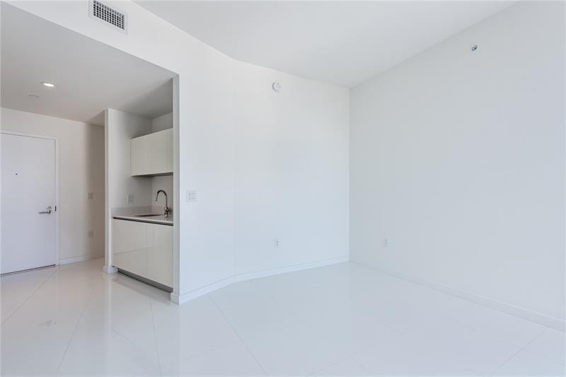 851 NE 1st Avenue 1912, Miami, FL 33132 photo 17