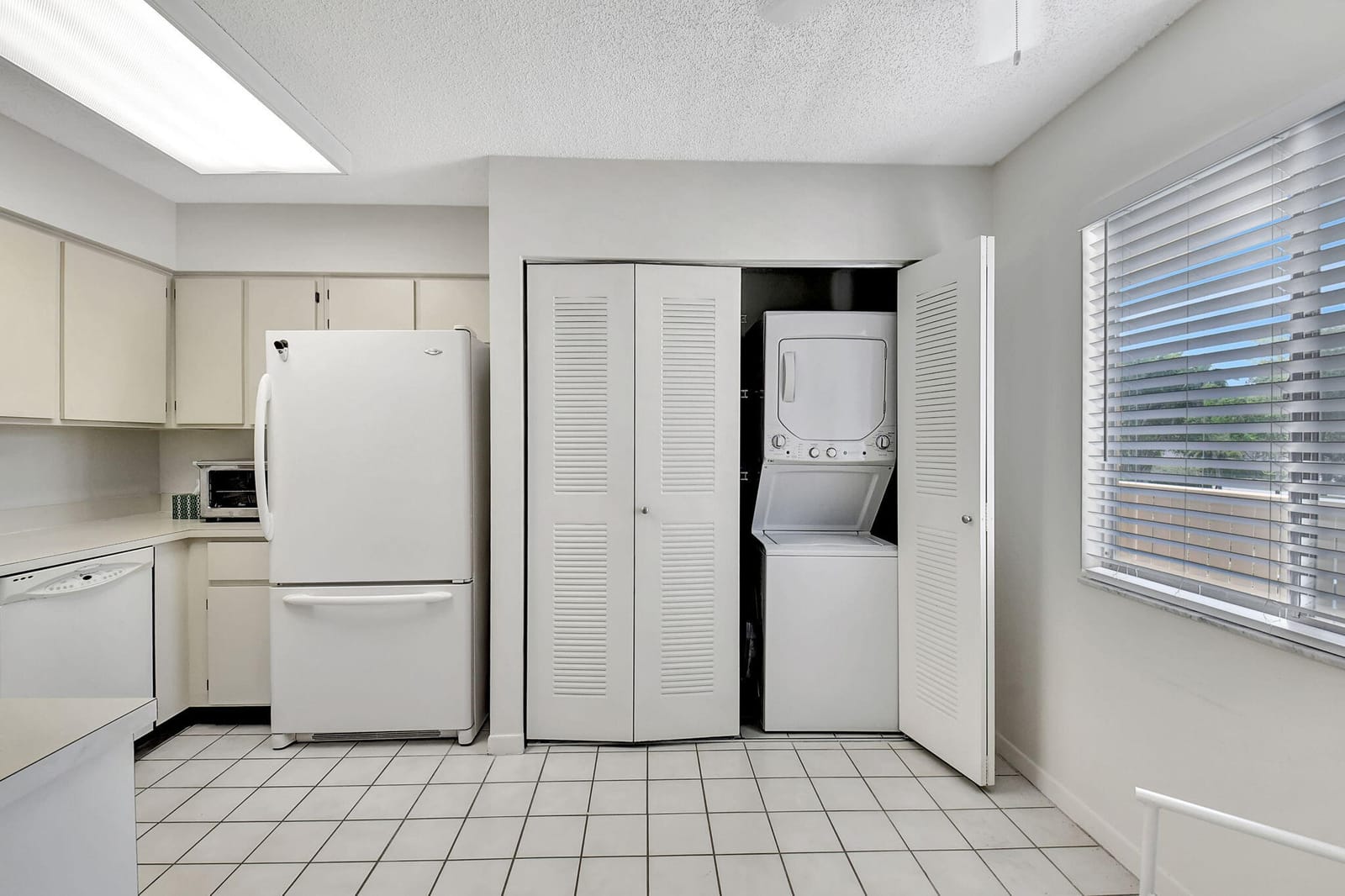7185 Huntington Lane 301 — photo 11