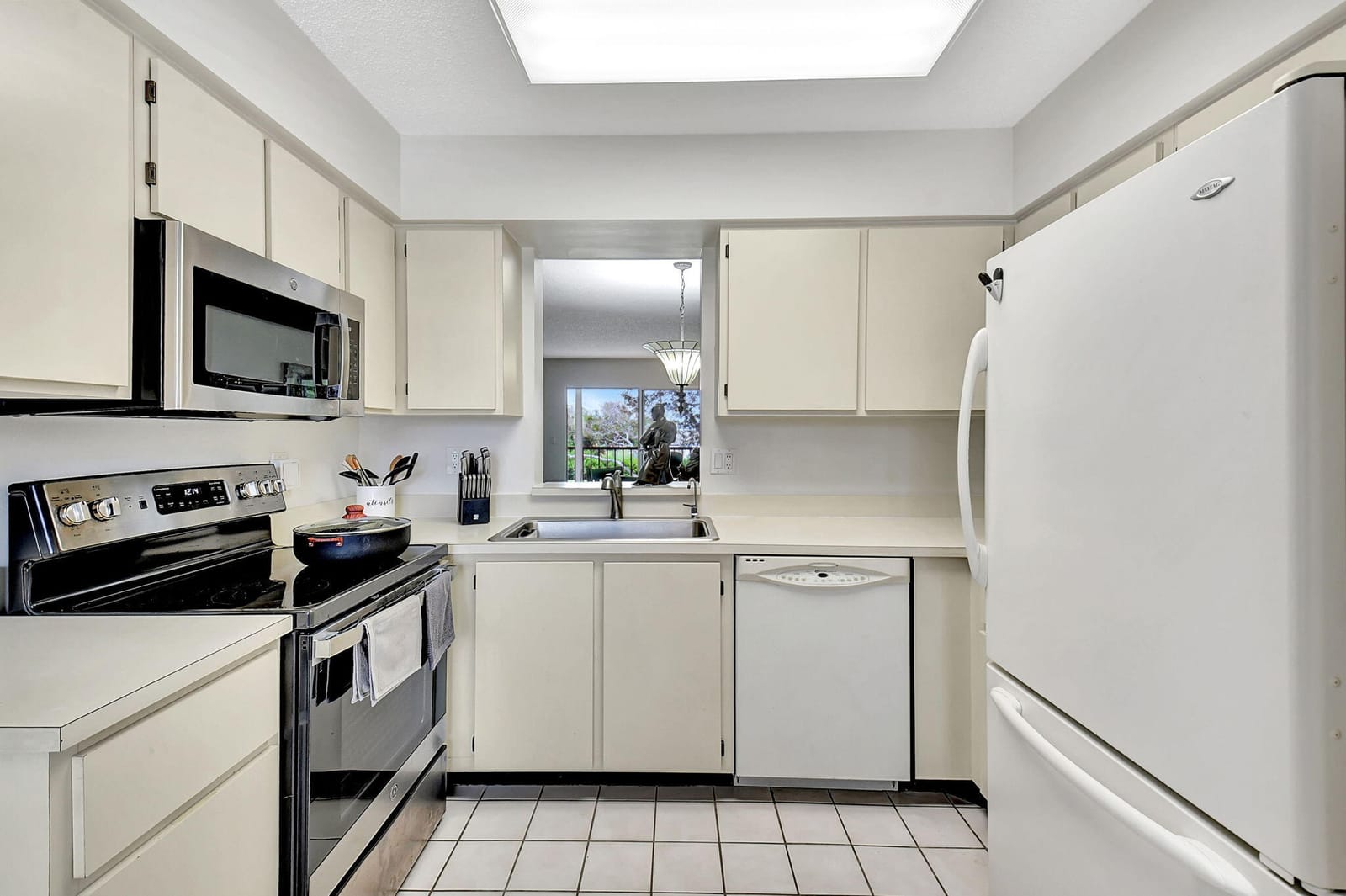 7185 Huntington Lane 301 — photo 12