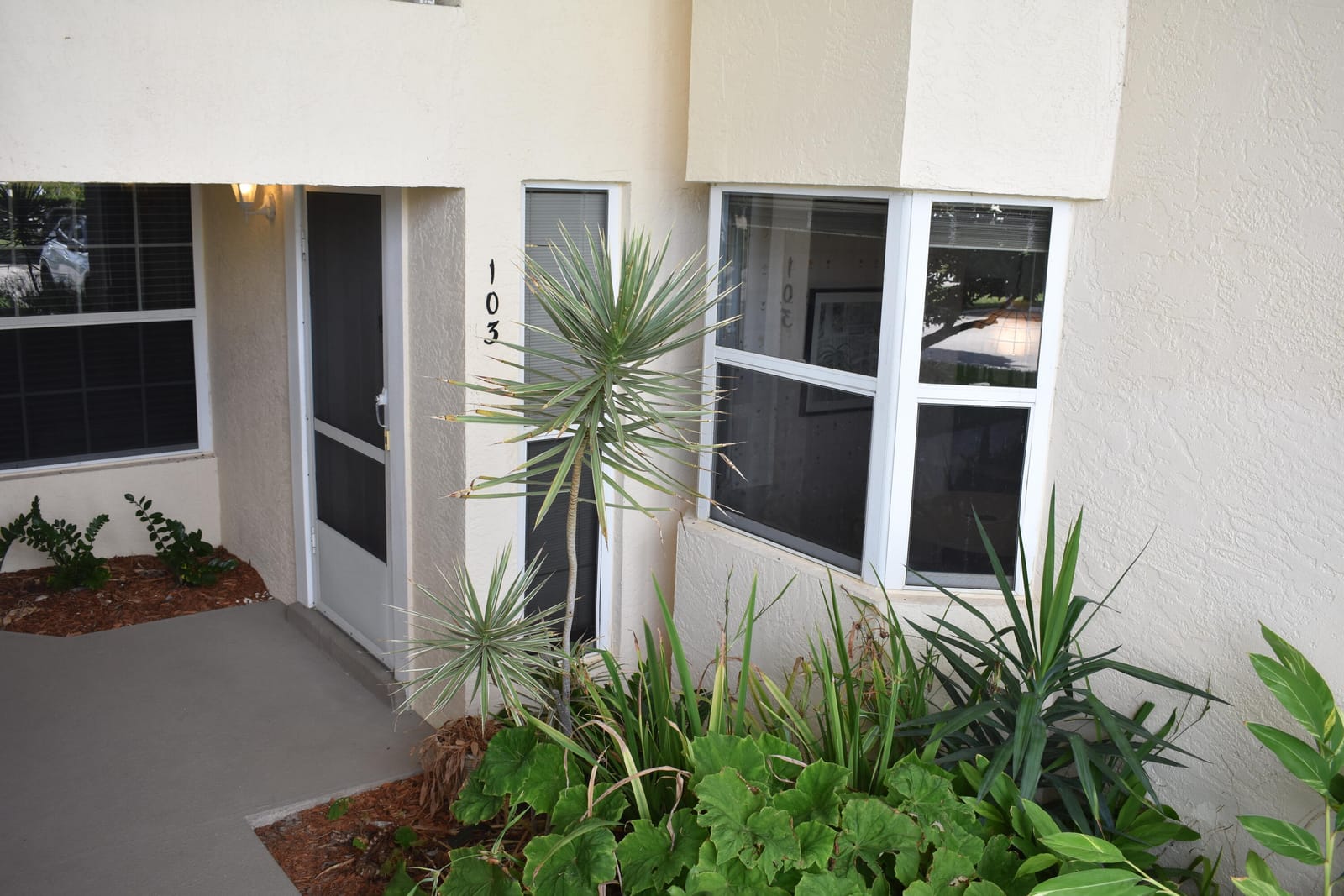 500 Grove Isle Circle 103 — photo 2