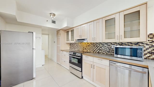 1541 Brickell Avenue B404, Miami, FL 33129