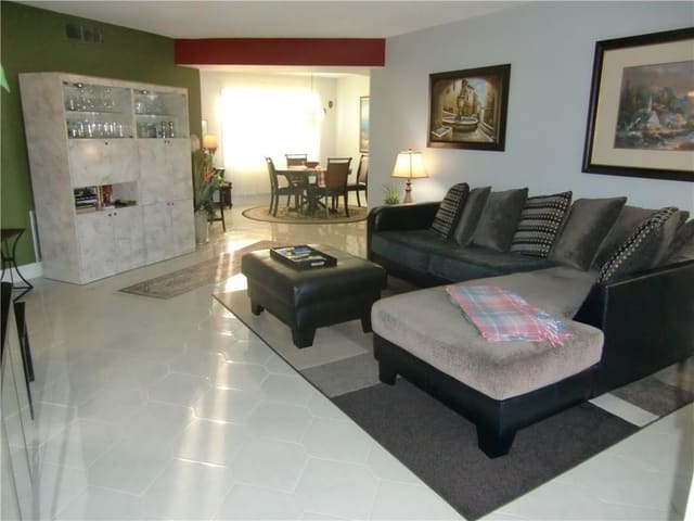 4401 NW 41 Street 404, sold in Emerald Condo, Lauderdale Lakes, FL