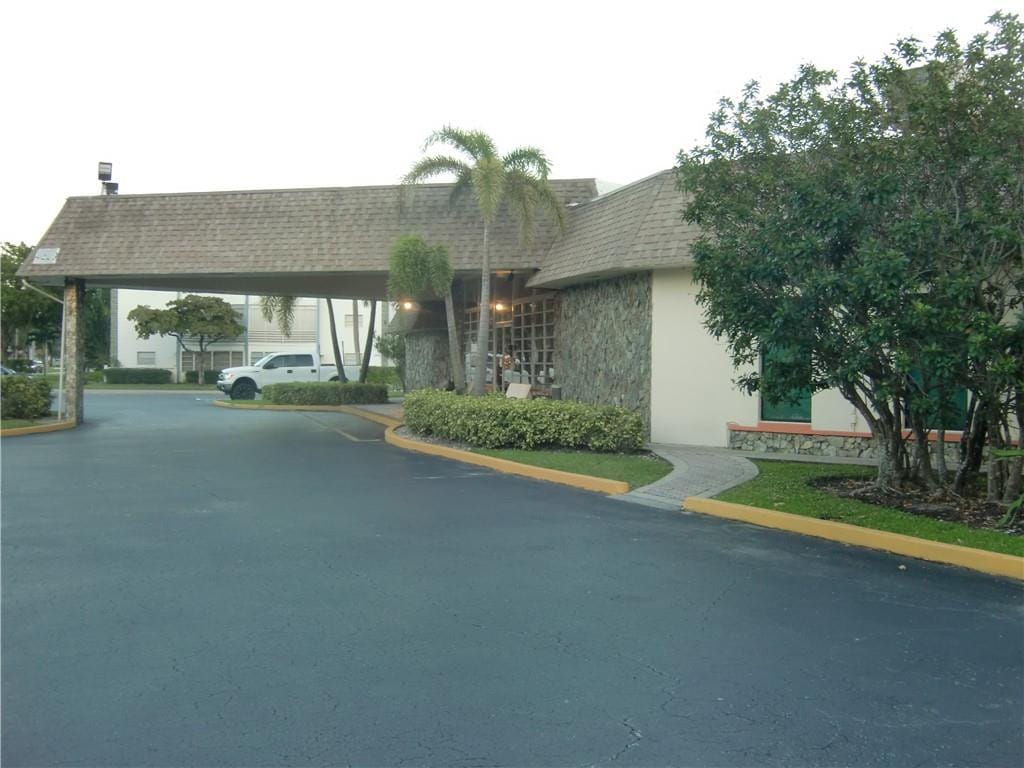 4401 NW 41 Street 404, Lauderdale Lakes, FL 33319 photo 18