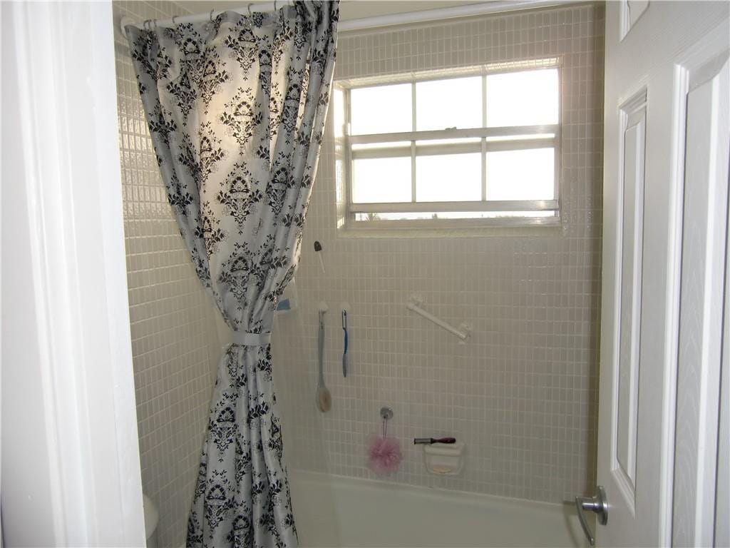 4401 NW 41 Street 404 — photo 9