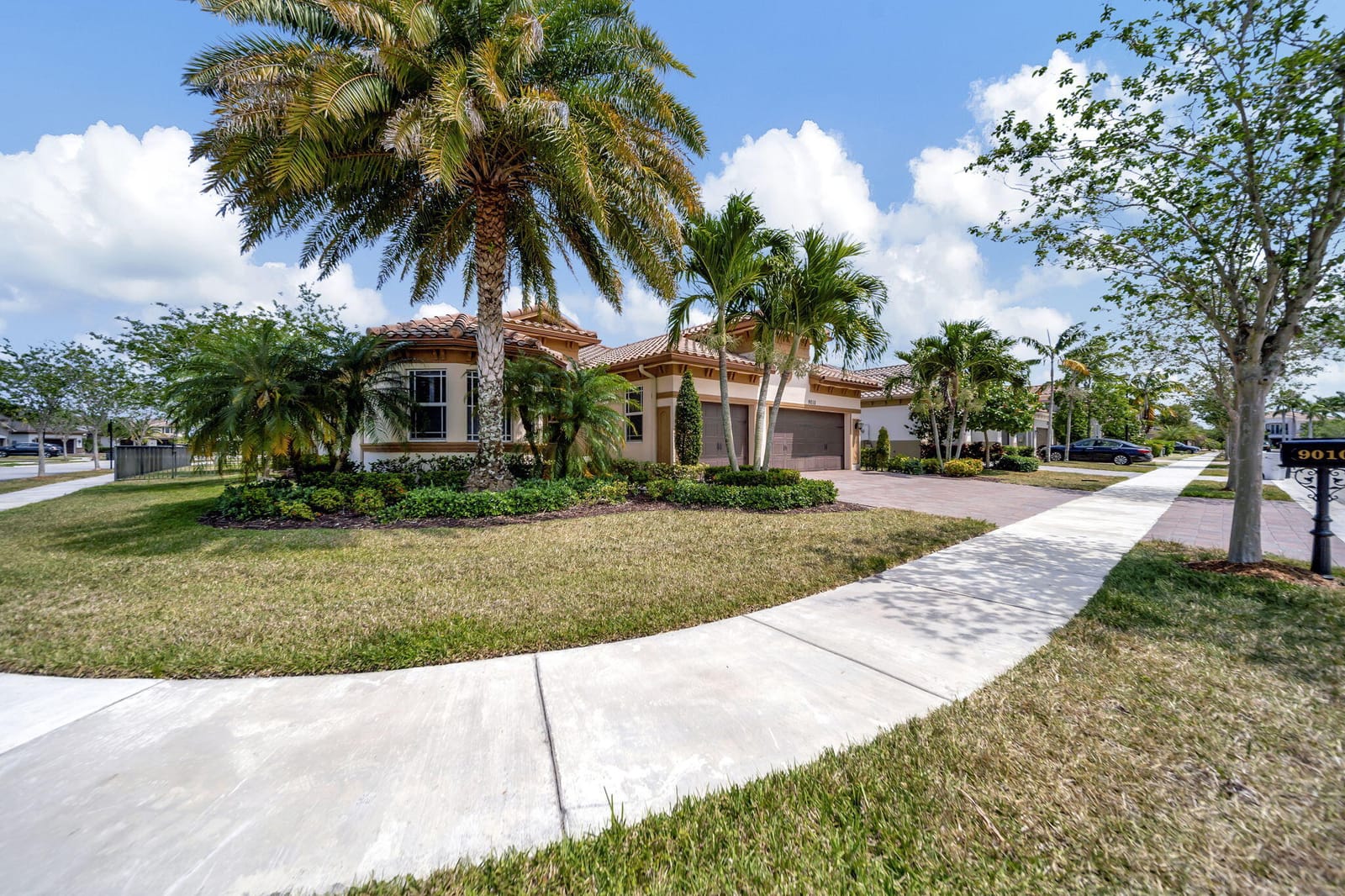 9010 Lakeview Place, Parkland, FL 33076 photo 2