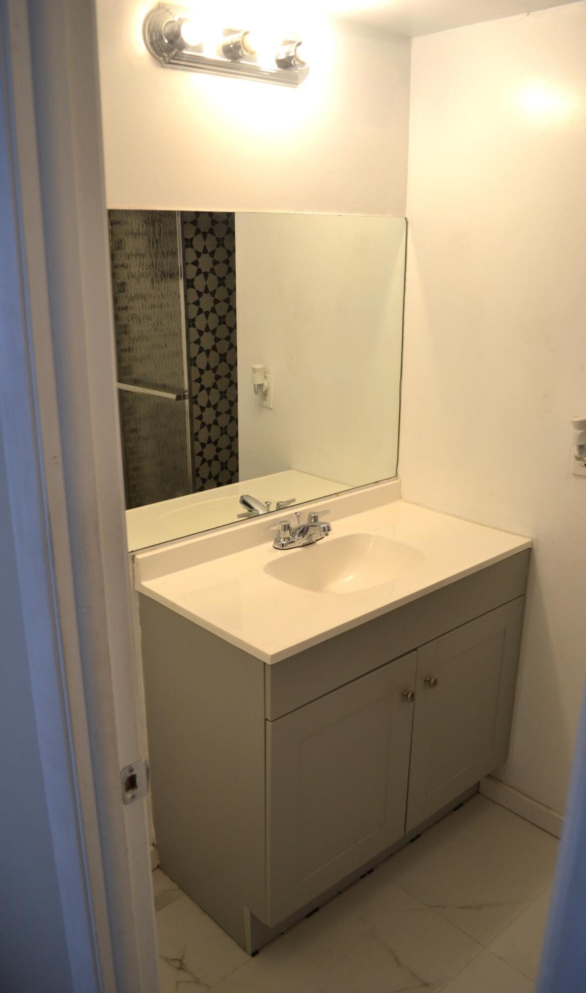 8901 Sunrise Lakes Boulevard 103, Sunrise, FL 33322 photo 15