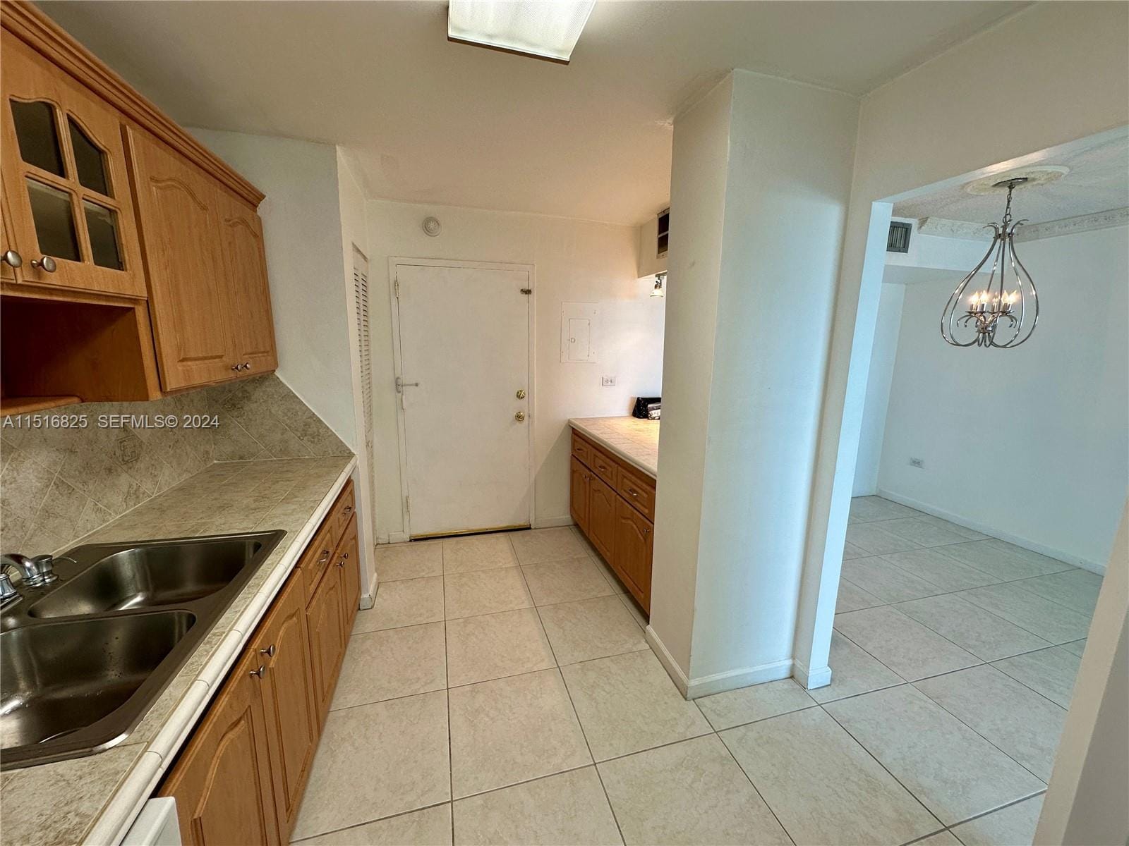 7135 Collins Avenue 1721, Miami Beach, FL 33141 photo 5