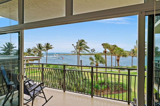 314 Inlet Way 201, Palm Beach Shores, FL 33404