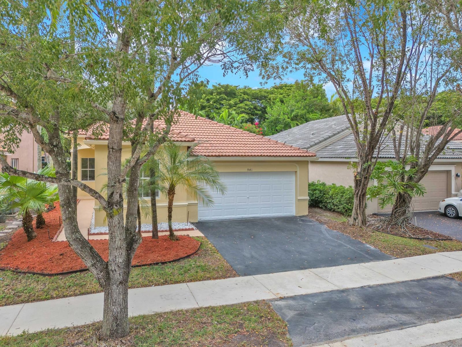 941 Bluewood Terrace — photo 5