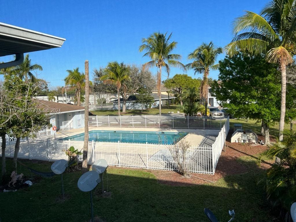 617 Ixoria Avenue 29 — photo 4